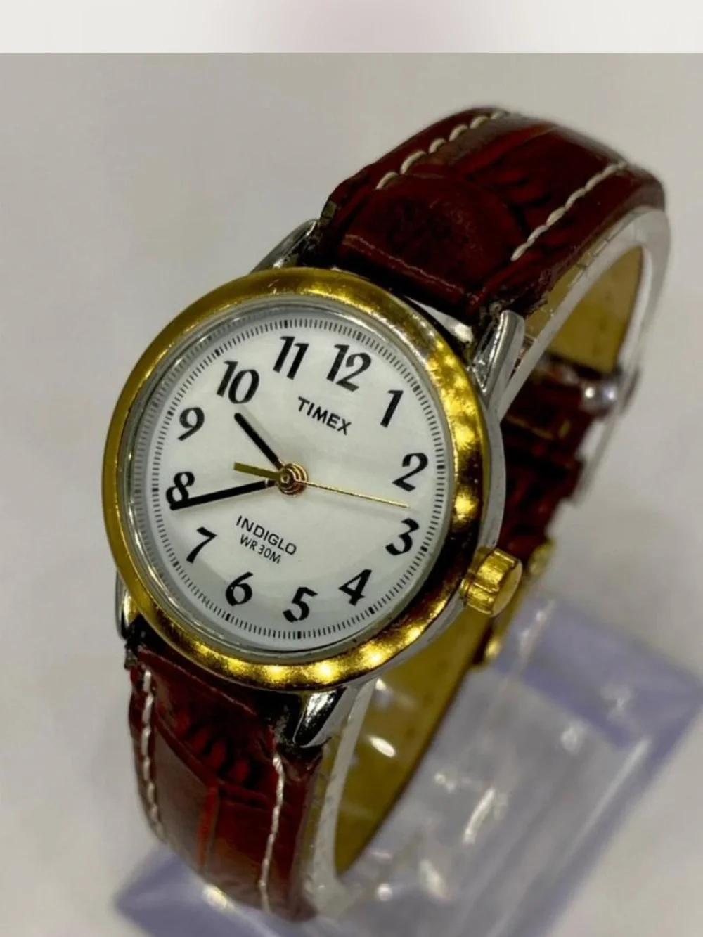 *** Timex   ^^^Indiglo Classic Gold-Tone Watch / Tan  Leather Strap ^^^